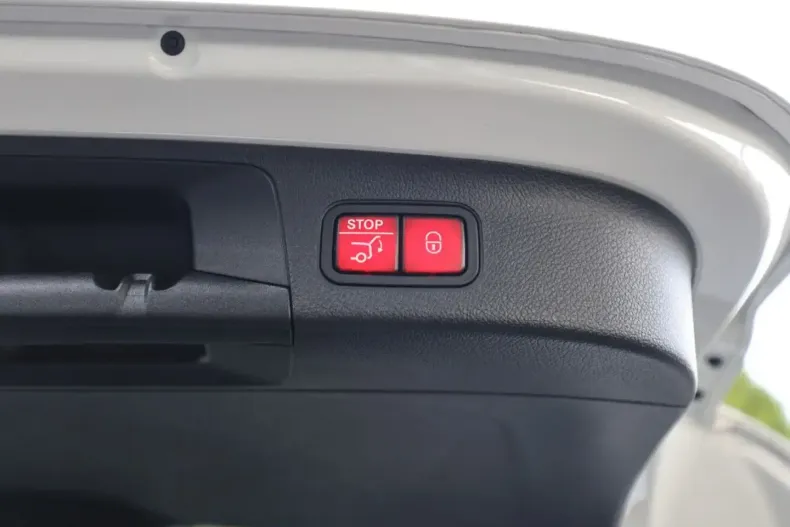 Mercedes-Benz EQA din 2022 cu 30.956 km - oferta MER154919 - foto 26