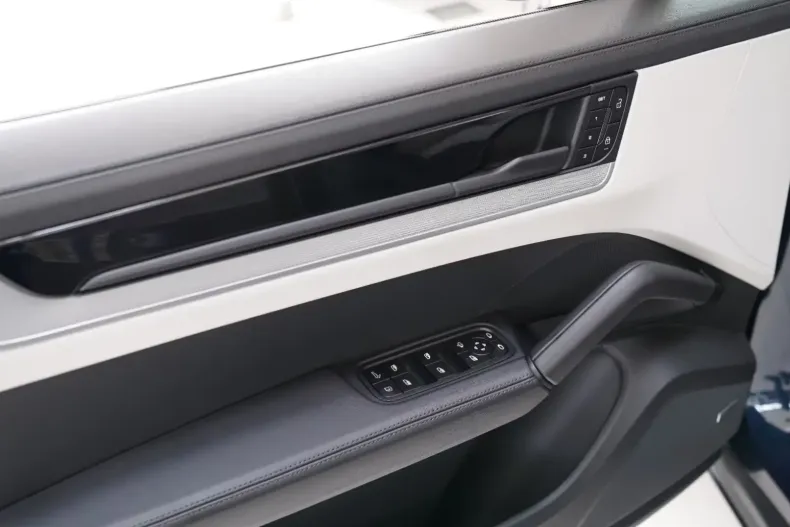 Porsche Cayenne din 2024 cu 8.770 km - oferta POR154920 - foto 11