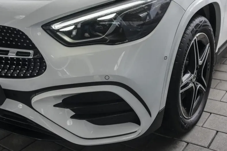 Mercedes-Benz GLA 180 din 2025 cu 15.502 km - oferta MER154921 - foto 3