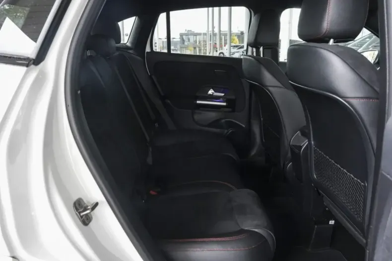 Mercedes-Benz GLA 180 din 2025 cu 15.502 km - oferta MER154921 - foto 8