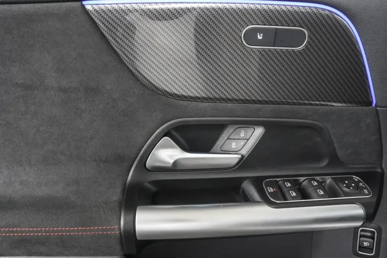 Mercedes-Benz GLA 180 din 2025 cu 15.502 km - oferta MER154921 - foto 15