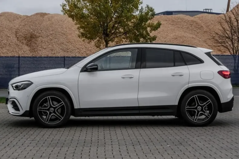Mercedes-Benz GLA 180 din 2025 cu 7.947 km - oferta MER154925 - foto 4