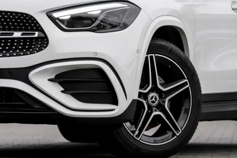 Mercedes-Benz GLA 180 din 2025 cu 7.947 km - oferta MER154925 - foto 10