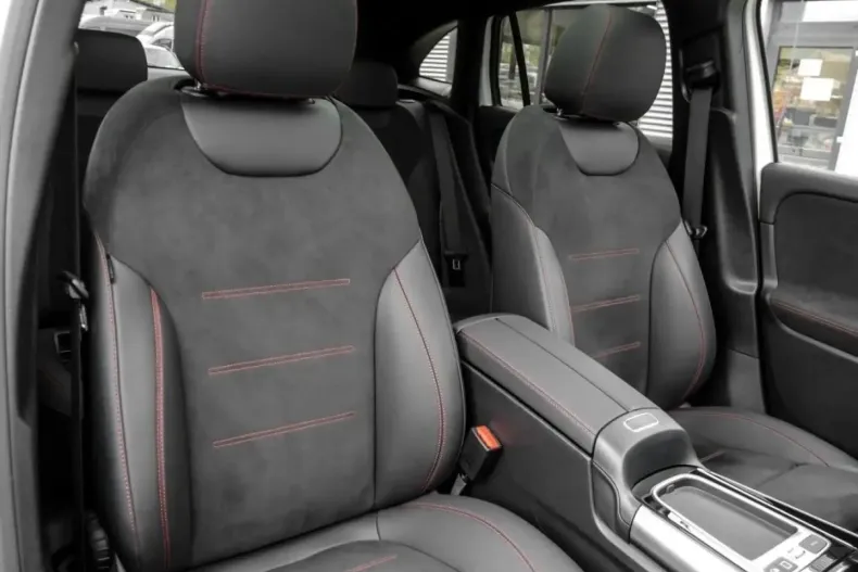 Mercedes-Benz GLA 180 din 2025 cu 7.947 km - oferta MER154925 - foto 11