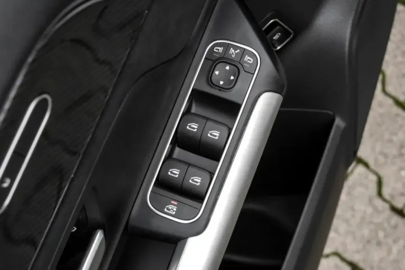 Mercedes-Benz GLA 180 din 2025 cu 7.947 km - oferta MER154925 - foto 16