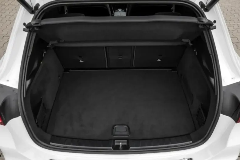 Mercedes-Benz GLA 180 din 2025 cu 7.947 km - oferta MER154925 - foto 19