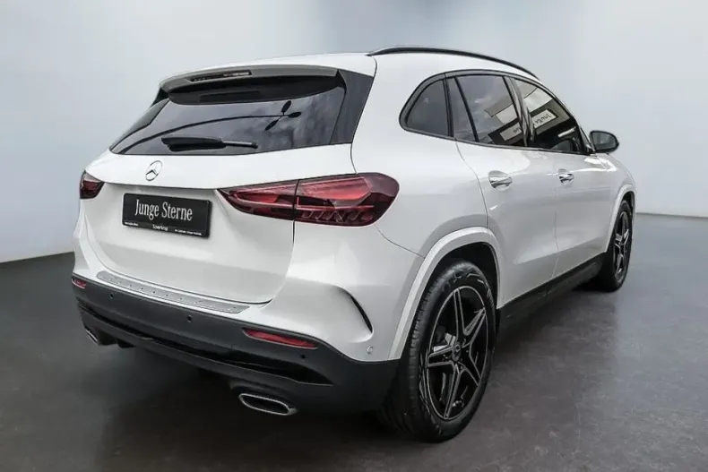Mercedes-Benz GLA 180 din 2024 cu 10.500 km - oferta MER154926 - foto 3