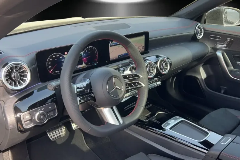 Mercedes-Benz CLA 250 din 2024 cu 28.000 km - oferta MER154939 - foto 5