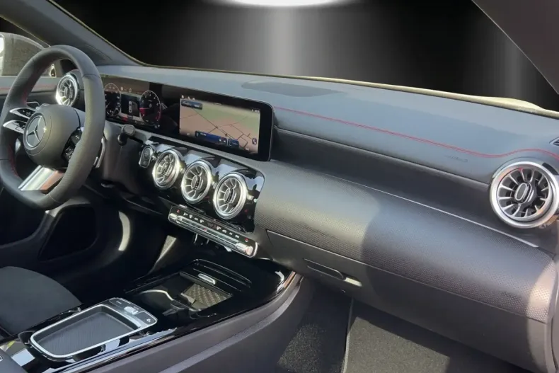 Mercedes-Benz CLA 250 din 2024 cu 28.000 km - oferta MER154939 - foto 6