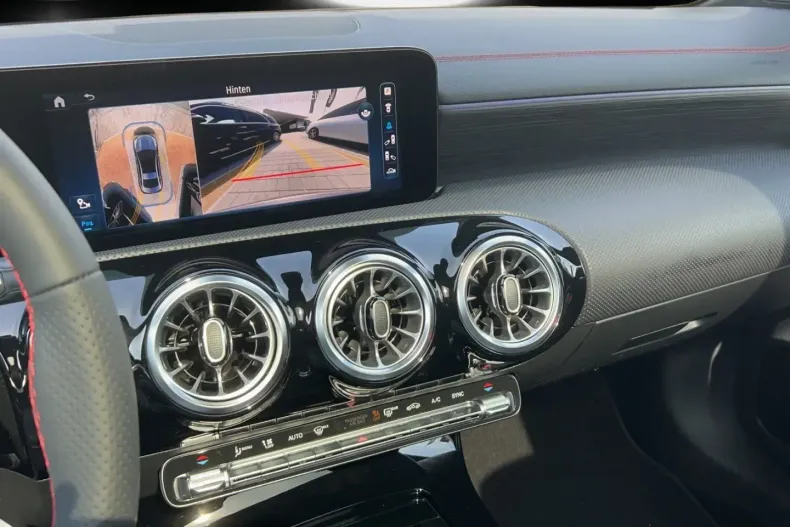 Mercedes-Benz CLA 250 din 2024 cu 28.000 km - oferta MER154939 - foto 7