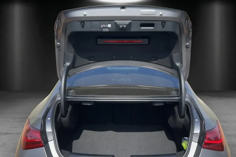 Mercedes-Benz CLA 250 din 2024 cu 28.000 km - oferta MER154939 - foto 10