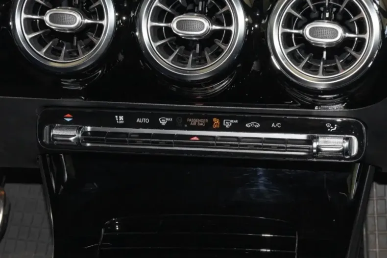 Mercedes-Benz CLA 250 din 2020 cu 15.167 km - oferta MER154940 - foto 9