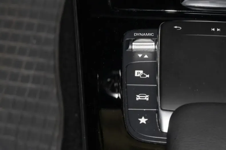 Mercedes-Benz CLA 250 din 2020 cu 15.167 km - oferta MER154940 - foto 12