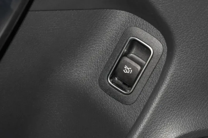 Mercedes-Benz CLA 250 din 2020 cu 15.167 km - oferta MER154940 - foto 15