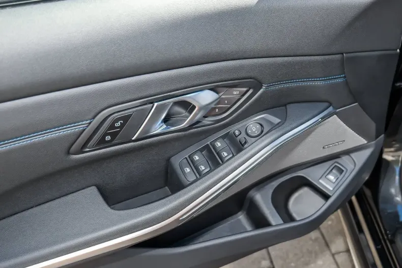 BMW 330 din 2024 cu 15.630 km - oferta BMW154951 - foto 19