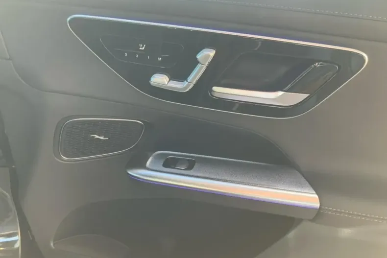 Mercedes-Benz GLC 300 din 2025 cu 19.490 km - oferta MER154960 - foto 19