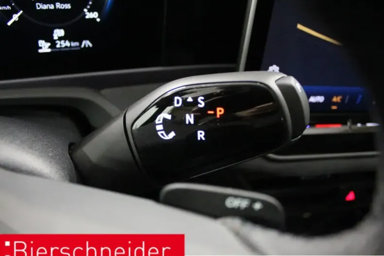 Volkswagen Passat din 2025 cu 13.479 km - oferta VOL154963 - foto 13