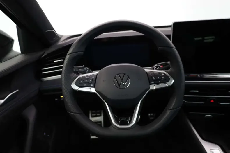 Volkswagen Passat din 2024 cu 14.300 km - oferta VOL154964 - foto 9