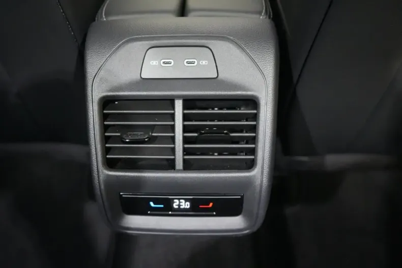 Volkswagen Passat din 2024 cu 16.900 km - oferta VOL154965 - foto 15