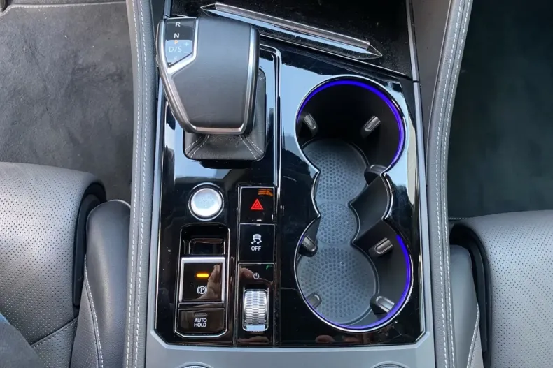 Volkswagen Touareg din 2024 cu 67.524 km - oferta VOL154978 - foto 12