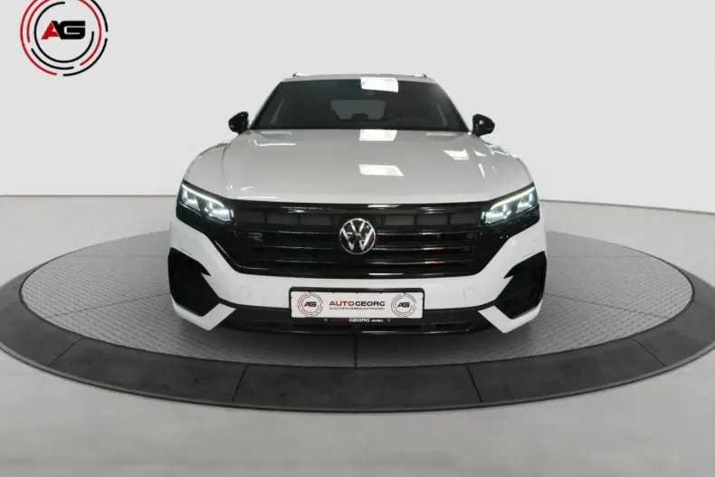 Volkswagen Touareg din 2023 cu 51.053 km - oferta VOL154981 - foto 2