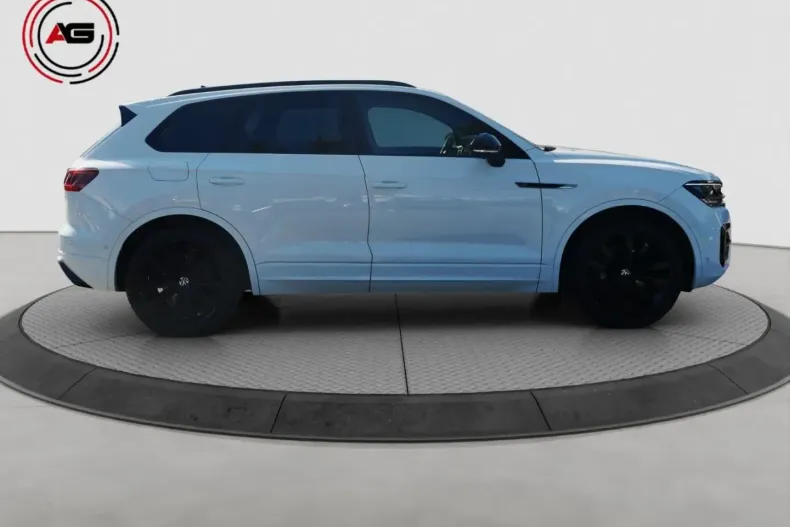 Volkswagen Touareg din 2023 cu 51.053 km - oferta VOL154981 - foto 4