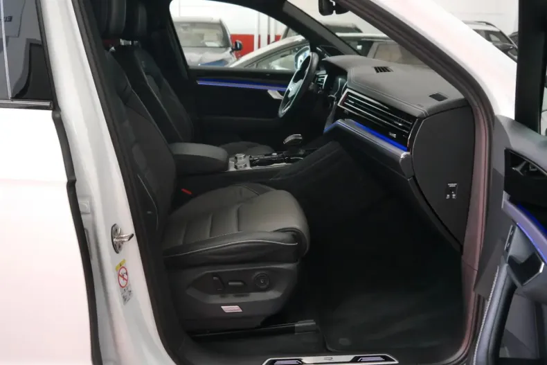 Volkswagen Touareg din 2023 cu 51.053 km - oferta VOL154981 - foto 10