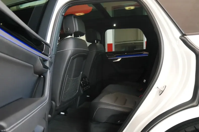 Volkswagen Touareg din 2023 cu 51.053 km - oferta VOL154981 - foto 15