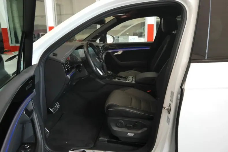 Volkswagen Touareg din 2023 cu 51.053 km - oferta VOL154981 - foto 16