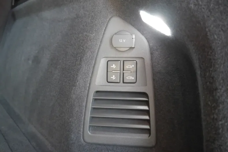 Volkswagen Touareg din 2023 cu 51.053 km - oferta VOL154981 - foto 30