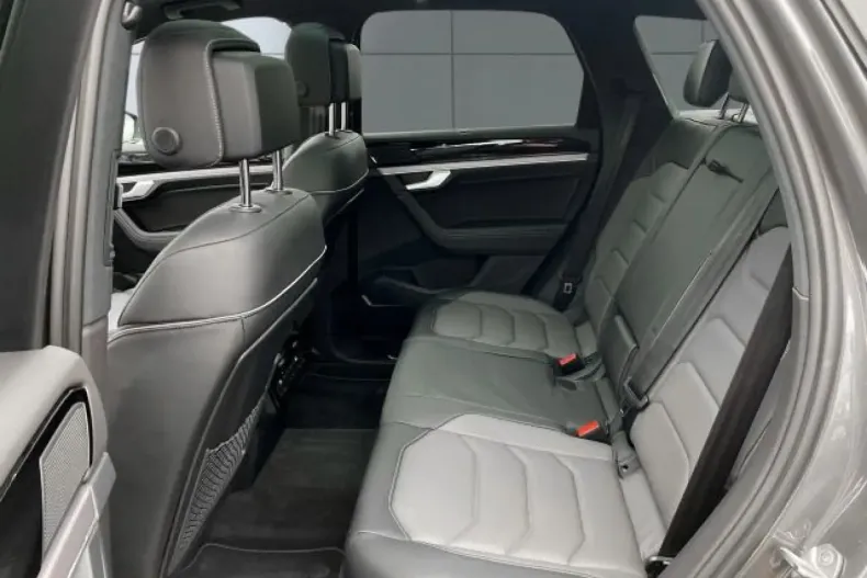 Volkswagen Touareg din 2023 cu 65.000 km - oferta VOL154982 - foto 9