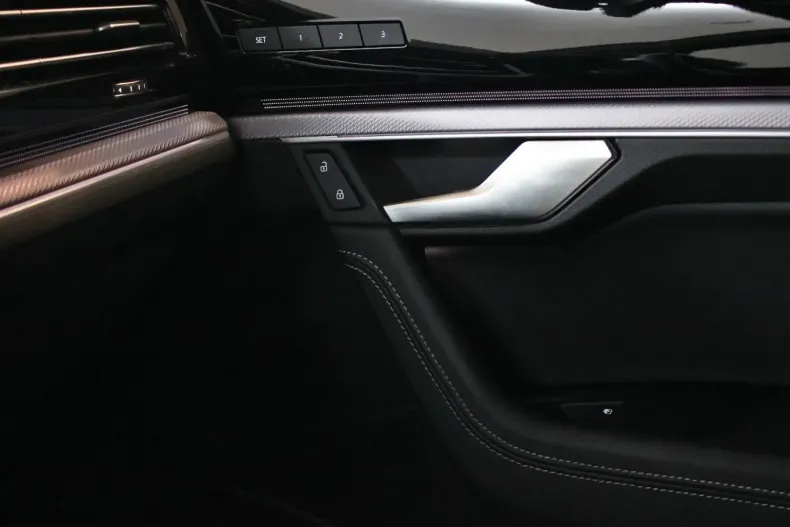 Volkswagen Touareg din 2023 cu 60.868 km - oferta VOL154983 - foto 16