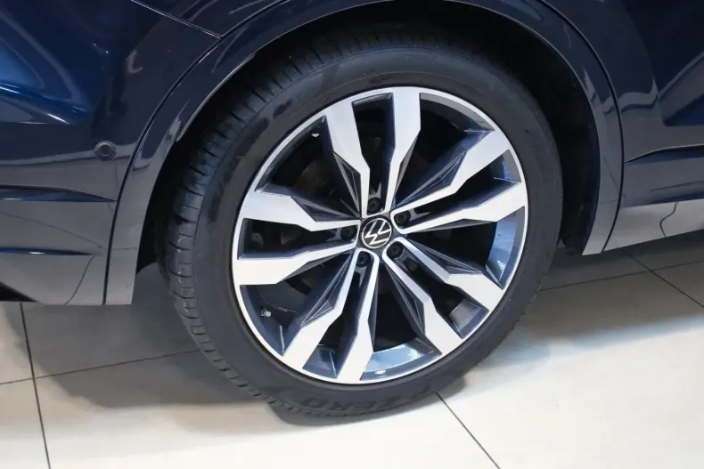 Volkswagen Touareg din 2023 cu 60.868 km - oferta VOL154983 - foto 18