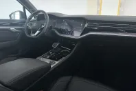 Volkswagen Touareg din 2023 cu 69.640 km - oferta VOL154985 - foto 9