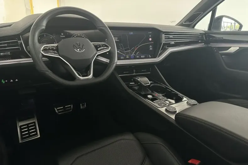 Volkswagen Touareg din 2023 cu 69.640 km - oferta VOL154985 - foto 11