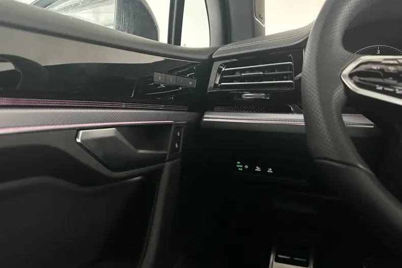 Volkswagen Touareg din 2023 cu 69.640 km - oferta VOL154985 - foto 16