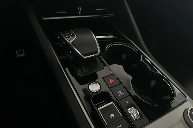 Volkswagen Touareg din 2023 cu 69.640 km - oferta VOL154985 - foto 22