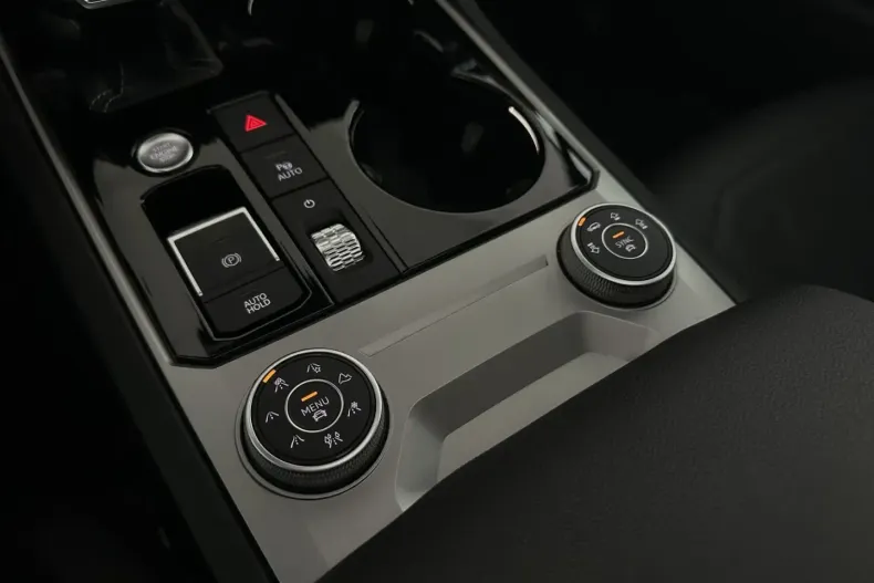 Volkswagen Touareg din 2023 cu 69.640 km - oferta VOL154985 - foto 23