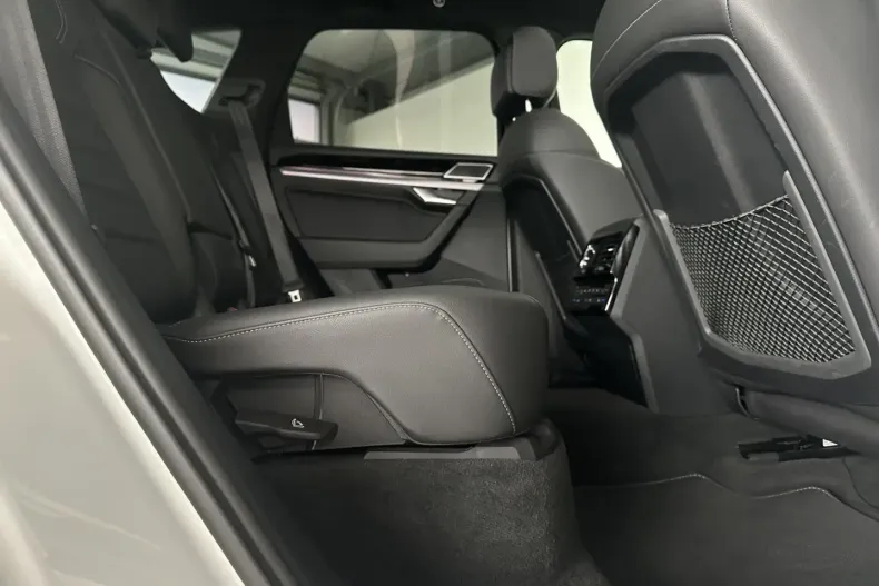 Volkswagen Touareg din 2023 cu 69.640 km - oferta VOL154985 - foto 25