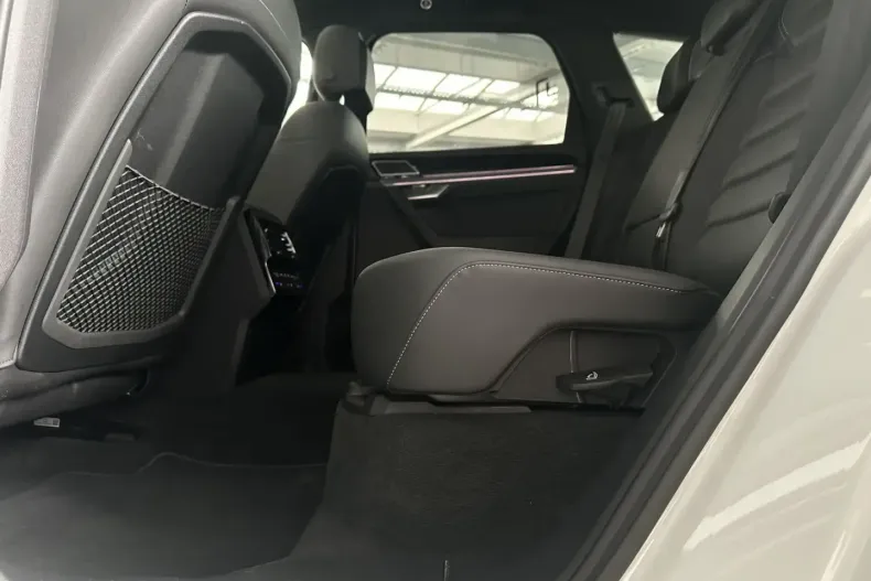 Volkswagen Touareg din 2023 cu 69.640 km - oferta VOL154985 - foto 28