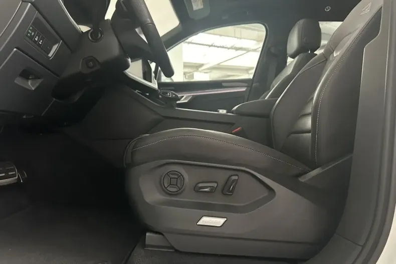 Volkswagen Touareg din 2023 cu 69.640 km - oferta VOL154985 - foto 29