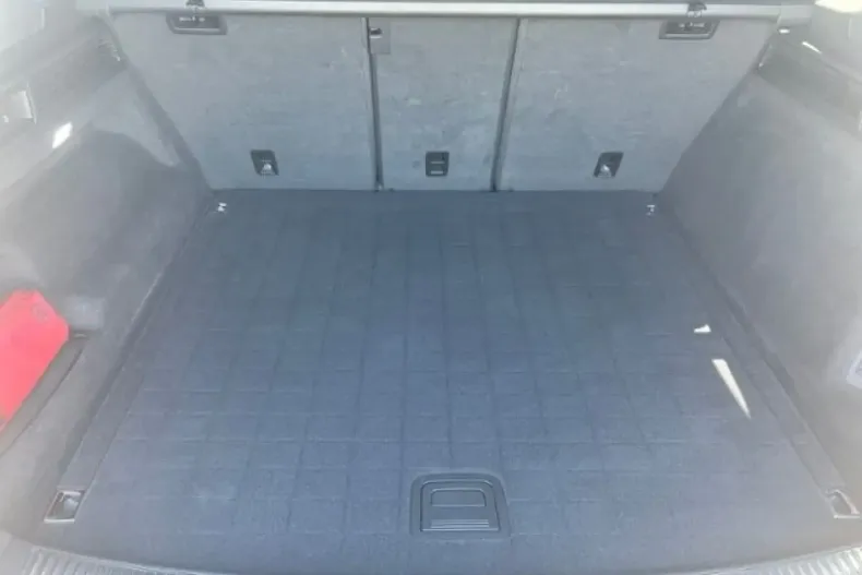 Volkswagen Touareg din 2023 cu 67.700 km - oferta VOL154987 - foto 16