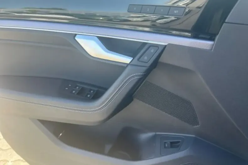 Volkswagen Touareg din 2023 cu 67.700 km - oferta VOL154987 - foto 17