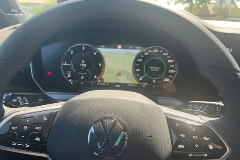 Volkswagen Touareg din 2023 cu 67.700 km - oferta VOL154987 - foto 20