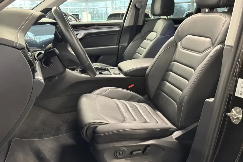 Volkswagen Touareg din 2024 cu 33.835 km - oferta VOL154988 - foto 15