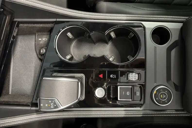 Volkswagen Touareg din 2024 cu 33.835 km - oferta VOL154988 - foto 20