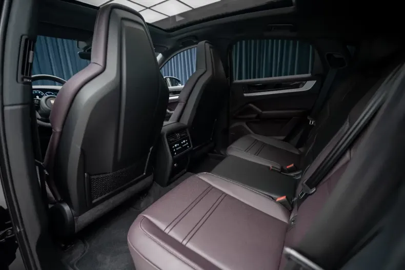 Porsche Cayenne din 2025 cu 0 km - oferta POR154999 - foto 8