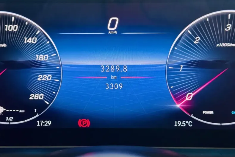 Mercedes-Benz GLE 300 din 2024 cu 3.400 km - oferta MER155000 - foto 8