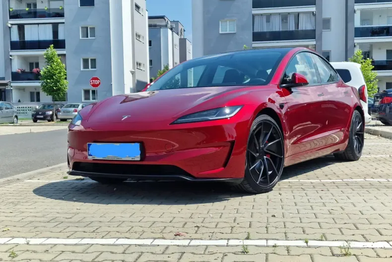 Tesla Model 3 din 2024 cu 14.800 km - oferta TES155001 - foto 1