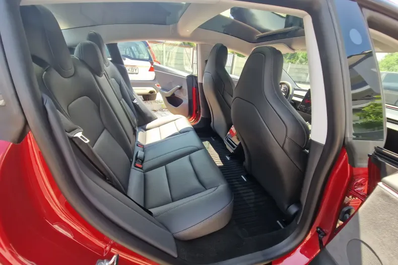 Tesla Model 3 din 2024 cu 14.800 km - oferta TES155001 - foto 14